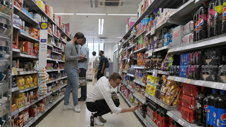 Εκατομμύρια Βρετανοί παραλείπουν γεύματα μπροστά στην ανάφλεξη των τιμών