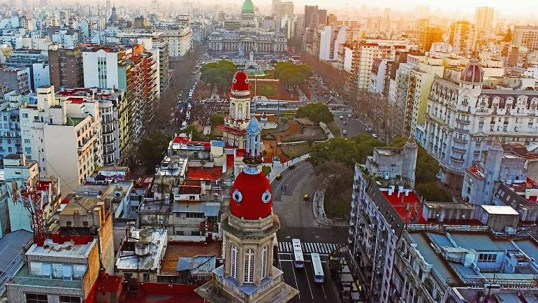 Αισθητή επιβράδυνση της ανάπτυξης προβλέπεται το 2023 στη Λατινική Αμερική