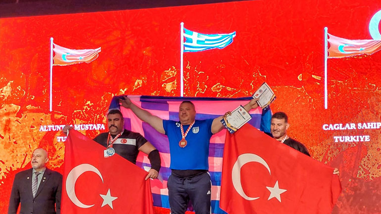 Θρίαμβος του Χαραλαμπόπουλου στην Τουρκία – Στέφθηκε παγκόσμιος πρωταθλητής στη χειροπάλη!