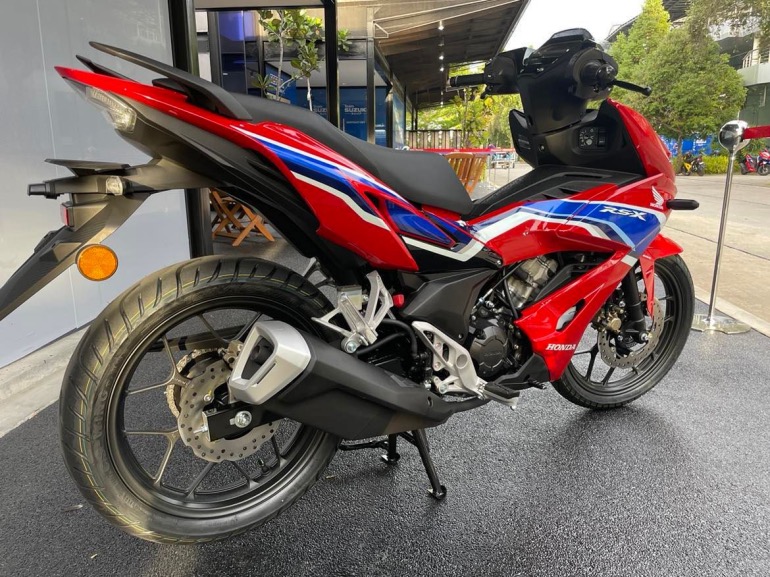 h Honda απαντάει με το RSX