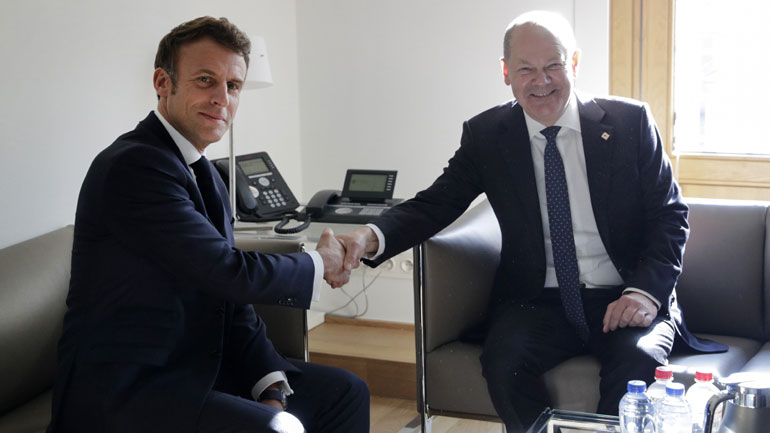 Μακρόν και Σολτς δείχνουν διάθεση κατευνασμού των εντάσεων για την ενεργειακή κρίση