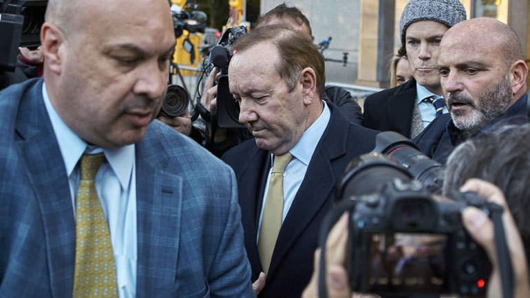 Δικαστήριο της Νέας Υόρκης αθώωσε τον Κέβιν Σπέισι για υπόθεση σεξουαλικής παρενόχλησης