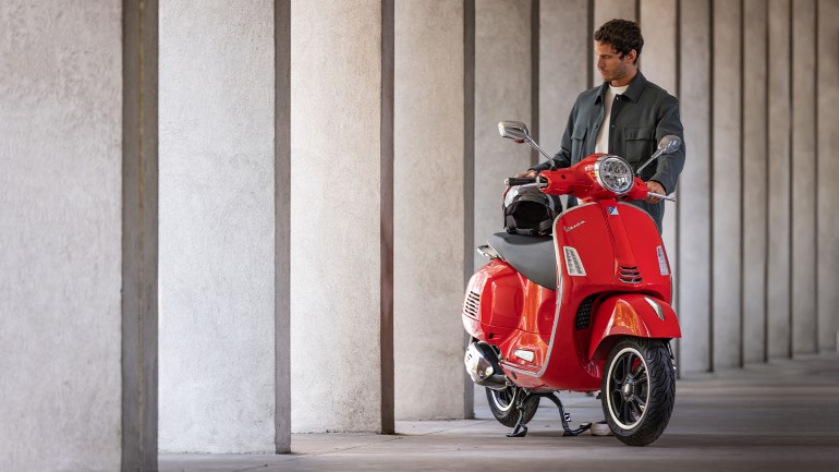Η νέα Vespa GTS τώρα με δώρο πακέτο αξεσουάρ αξίας έως 730€! 