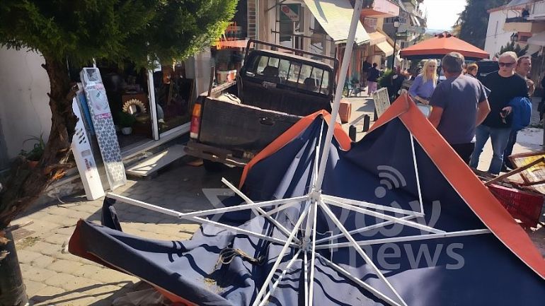 Πανικός στην Λαϊκή Αγορά της Καλαμπάκας – Αγροτικό αυτοκίνητο τραυμάτισε δύο γυναίκες