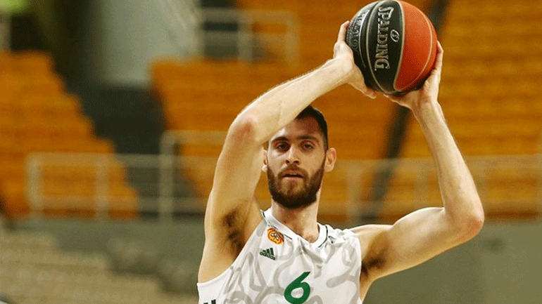 Παναθηναϊκός: Στο νοσοκομείο με στομαχικές διαταραχές ο Παπαγιάννης