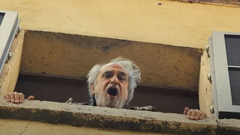 Ένα μπλε χάπι, ένα Fiat και ίσως η καλύτερη διαφήμιση όλων των εποχών