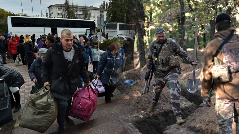 Ουκρανία: Εγκαταλείπουν τη Χερσώνα οι άμαχοι