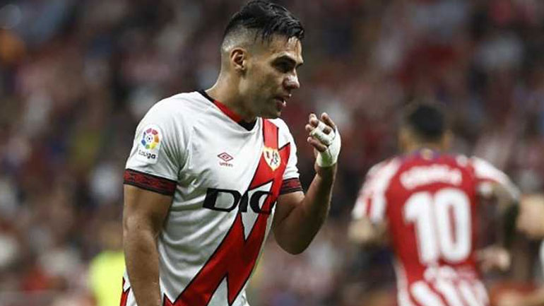 Νίκες για Τσέλσι, Έβερτον και Βαγιεκάνο