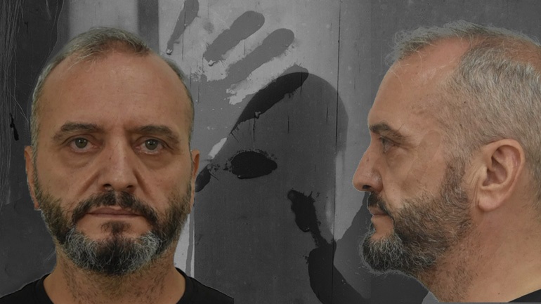 Εμπρηστικός μηχανισμός στο σπίτι του Ηλία Μίχου – Φθορές στην είσοδο της πολυκατοικίας όπου διέμενε