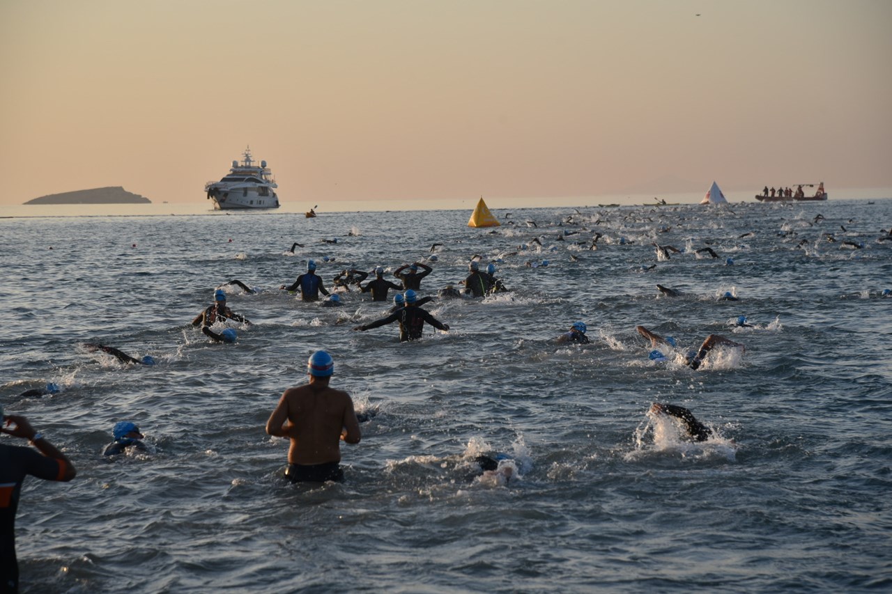 Ο αγώνας έχει ήδη ξεκινήσει στη θάλασσα...