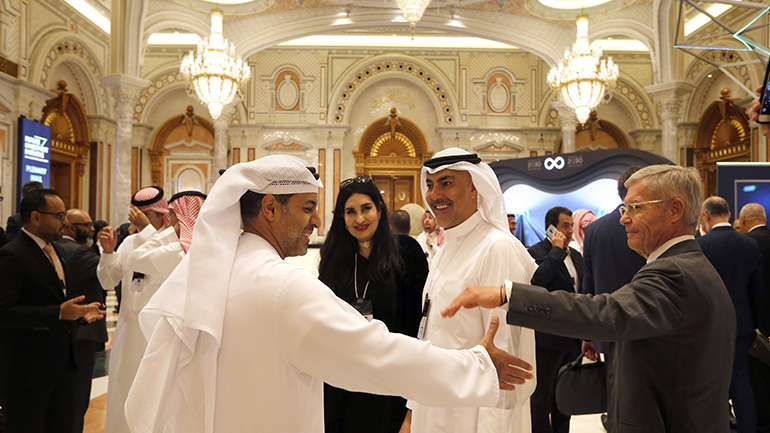 Σαουδική Αραβία: Συμμετοχή Αμερικανών επιχειρηματιών σε οικονομικό φόρουμ, παρά την αντιπαράθεση Ουάσινγκτον και Ριάντ