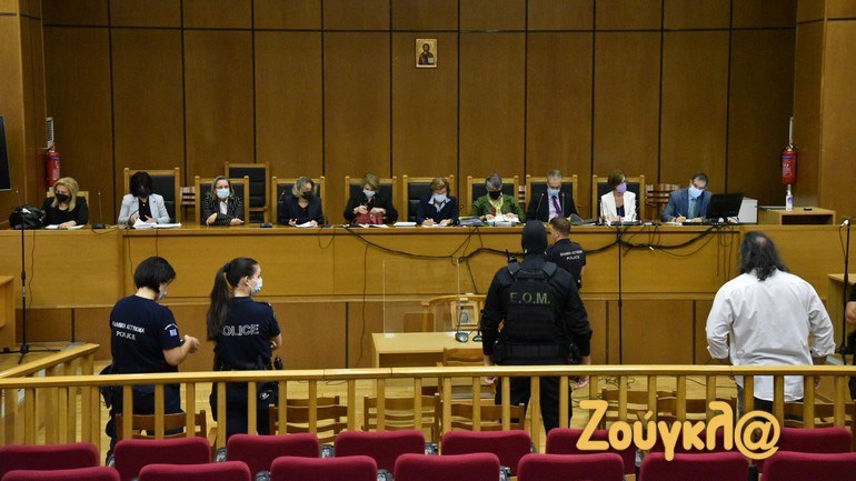 Δίκη Χρυσής Αυγής: «Ο Ρουπακιάς ήρθε για να μαχαιρώσει και να φύγει»