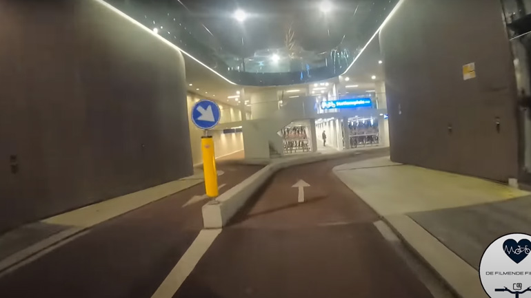 Tο μεγαλύτερο πάρκινγκ ποδηλάτων στον κόσμο