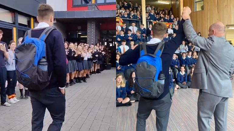 Μαθητής γυμνασίου δέχεται θριαμβευτική υποδοχή αφού στέφθηκε πρωταθλητής Ευρώπης στην πυγμαχία