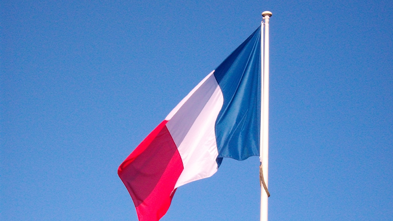 Γαλλία: Αντιμέτωπη με τρεις προτάσεις μομφής η κυβέρνηση