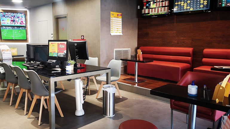 Το κατάστημα ΟΠΑΠ στον Άλιμο