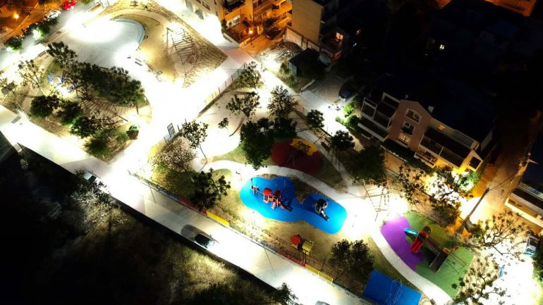 Οικοδομικό τετράγωνο μετατράπηκε σε πλατεία και χώρο αναψυχής στον δήμο Μοσχάτου