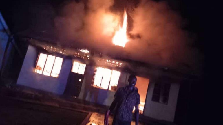 Ουγκάντα: Τουλάχιστον 11 νεκροί από φωτιά που εκδηλώθηκε σε σχολείο τυφλών