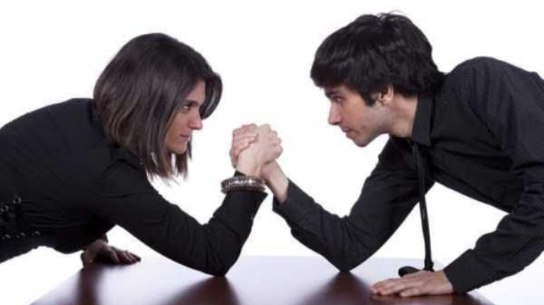 Στριμωγμένοι οι άνδρες από τις… γυναίκες