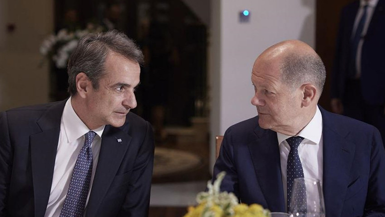 Deutsche Welle: «Τι περιμένουμε από την επίσκεψη Σολτς στην Αθήνα»