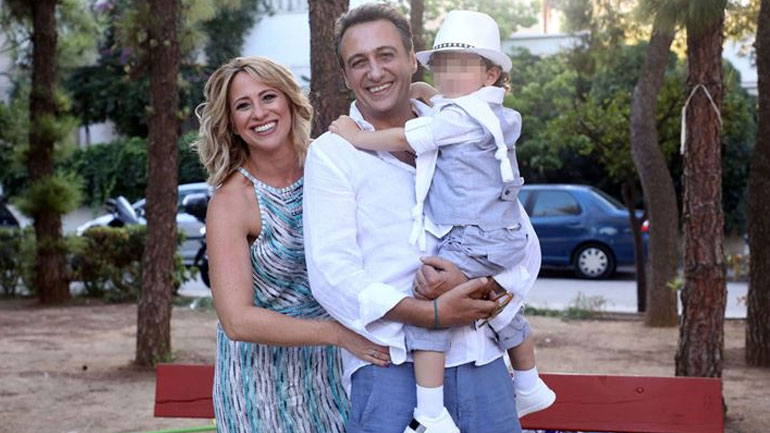 Ο Βαγγέλης Αλεξανδρής εξομολογείται: «Θάψαμε τον πλακούντα στον κήπο μας και φυτέψαμε μια ροδιά»