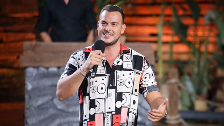 Σάκης Αρσενίου: Ανακοίνωσε ότι θα γίνει πατέρας για πρώτη φορά!