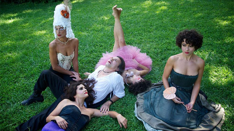 «Επικίνδυνες Σχέσεις» σε σκηνοθεσία Βίκυς Βολιώτη στο Vault