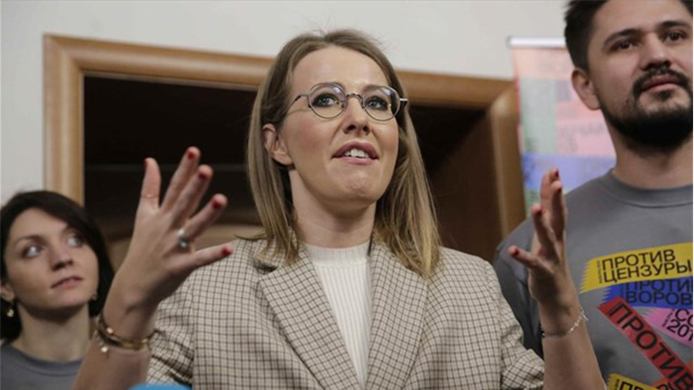 Ρωσία: Έρευνα της αστυνομίας σε κατοικία της δημοσιογράφου Σαμπτσάκ