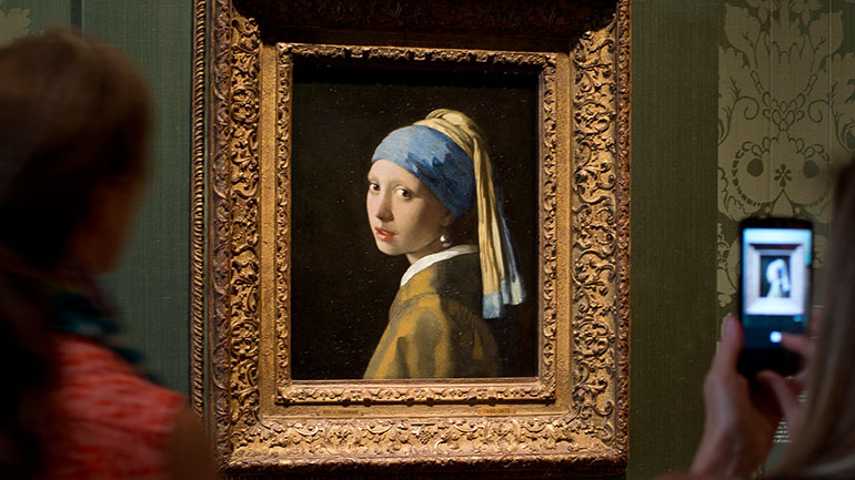 Ολλανδία: Στόχος ακτιβιστών το «Κορίτσι με το Μαργαριταρένιο Σκουλαρίκι»