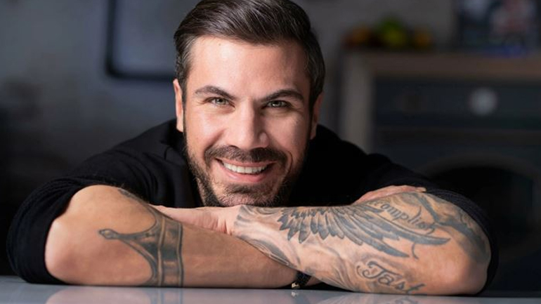 Άκης Πετρετζίκης: Πώς αντέδρασε όταν αναφέρθηκε το όνομα του στον «Σασμό»;