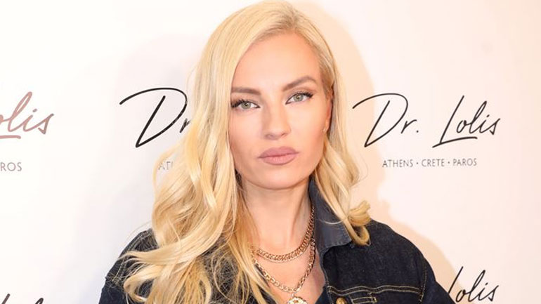 Τζούλια Νόβα: Το πρώτο μήνυμα μετά την επίθεση με μαχαίρι που δέχθηκε ο πρώην σύντροφός της, Γιάννης Μάρκου