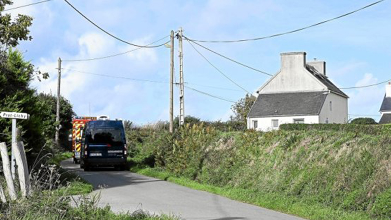 Γαλλία: Τετραμελής οικογένεια κι ο σκύλος τους βρέθηκαν νεκροί μέσα στο σπίτι τους στο Καραντέκ