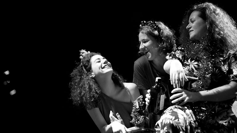 «Οι Λουόμενες» έκαναν πρεμιέρα – Νέες φωτογραφίες