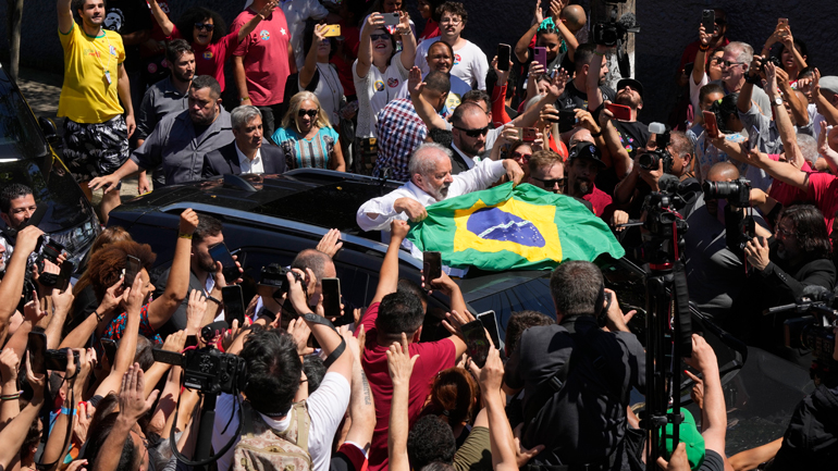 Ο Λούλα εξελέγη νέος πρόεδρος της Βραζιλίας