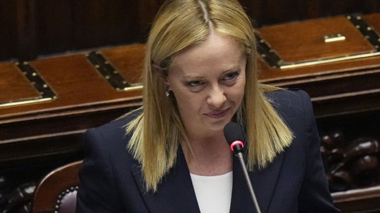 Mελόνι: Επιστρέφουν την Τρίτη κανονικά στην εργασία τους οι ανεμβολίαστοι υγειονομικοί