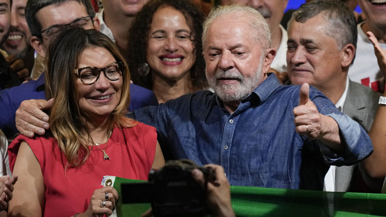 Ηγέτες σε όλο τον κόσμο χαιρετίζουν τη νίκη του Λούλα στις προεδρικές εκλογές στη Βραζιλία