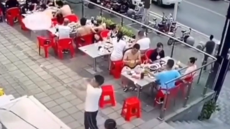 Αποτυχημένο σόου με μια ζύμη πίτσας