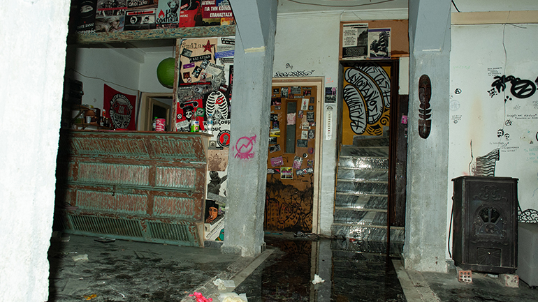 Λάρισα: Στη σύλληψη οκτώ αναρχικών από την κατάληψη «Ντουγρού» προχώρησε η αστυνομία