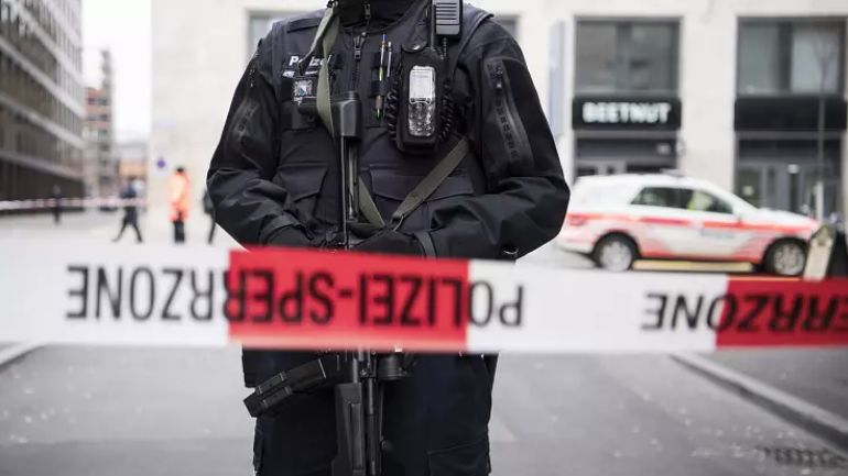 Ελβετία: Μεθυσμένος αστυνομικός πυροβόλησε μέσα σε αστυνομικό τμήμα και τραυμάτισε συνάδελφό του