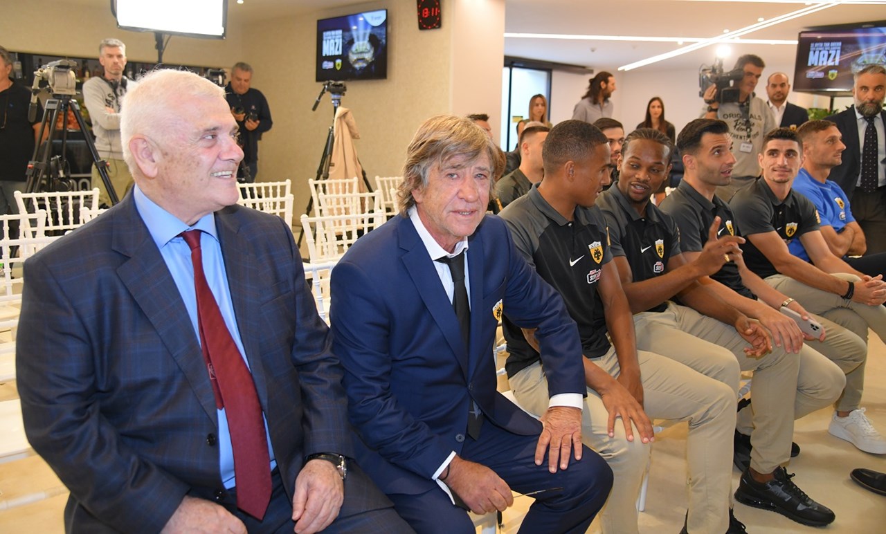  Δημήτρης Μελισσανίδης, Θωμάς Μαύρος και παίκτες της ΑΕΚ