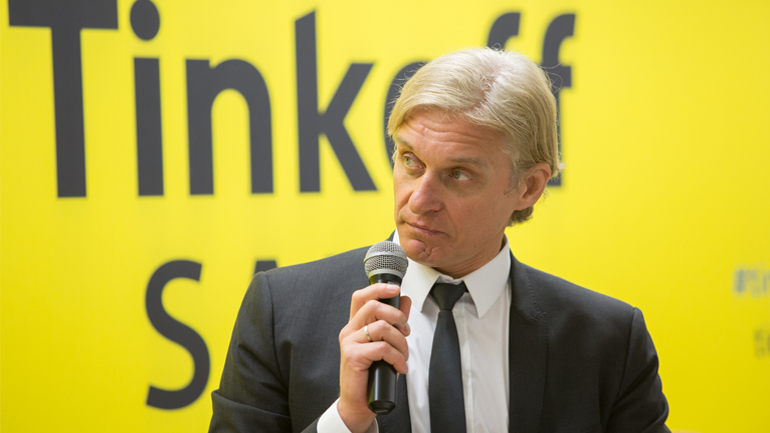 Απαρνήθηκε τη ρωσική υπηκοότητά του ο επιχειρηματίας Τίνκοφ εξαιτίας του πολέμου στην Ουκρανία