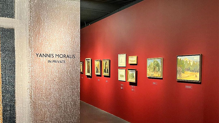 Γιάννης Μόραλης – Χώρος Ιδιωτικός: Η Βίκος Α.Ε. είναι υποστηρικτής της έκθεσης του Μουσείου Μπενάκη