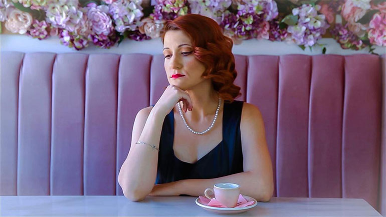 Ρομάντζο: Ένα τραγούδι της Πέννυς Μπαλτατζή για τη Ζανέλ!