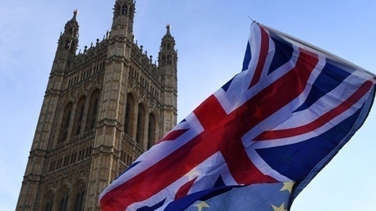 Το Ηνωμένο Βασίλειο επιβάλλει κυρώσεις σε τέσσερις Ρώσους μεγιστάνες του χάλυβα και της πετροχημικής βιομηχανίας