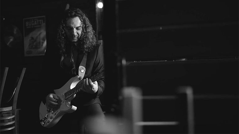 Ο Χρήστος Ταμπουρατζής live στο Half Note