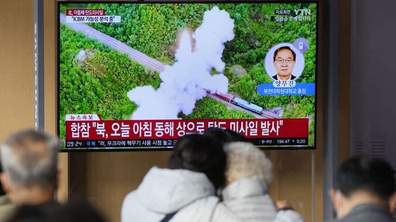 Σεούλ: Η Βόρεια Κορέα εκτόξευσε τρεις βαλλιστικούς πυραύλους