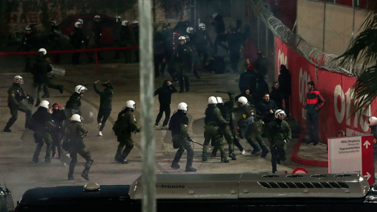 Επεισόδια από οπαδούς της Ναντ έξω από το «Γ. Καραϊσκάκης»