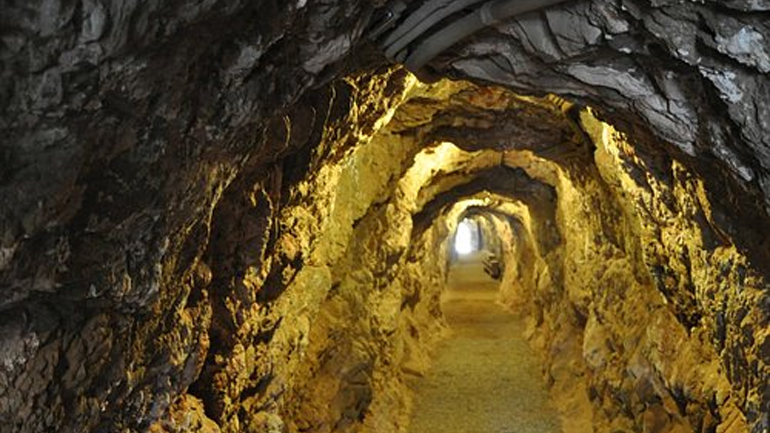 Η Καμπέρα παροτρύνει την εγχώρια βιομηχανία των ορυχείων να υποστηρίξει τα κυβερνητικά σχέδια