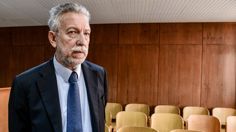 Κατέθεσε στο Ειδικό Δικαστήριο ο πρώην υπουργός Δικαιοσύνης Σταύρος Κοντονής