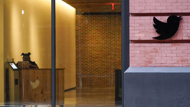 Twitter: Κλείνουν τα γραφεία ενόψει των μαζικών απολύσεων στην εταιρεία